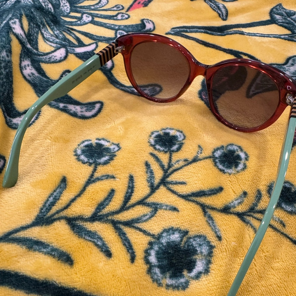 Fendi Stylish Brown Sunglasses - Picture 16 of 17